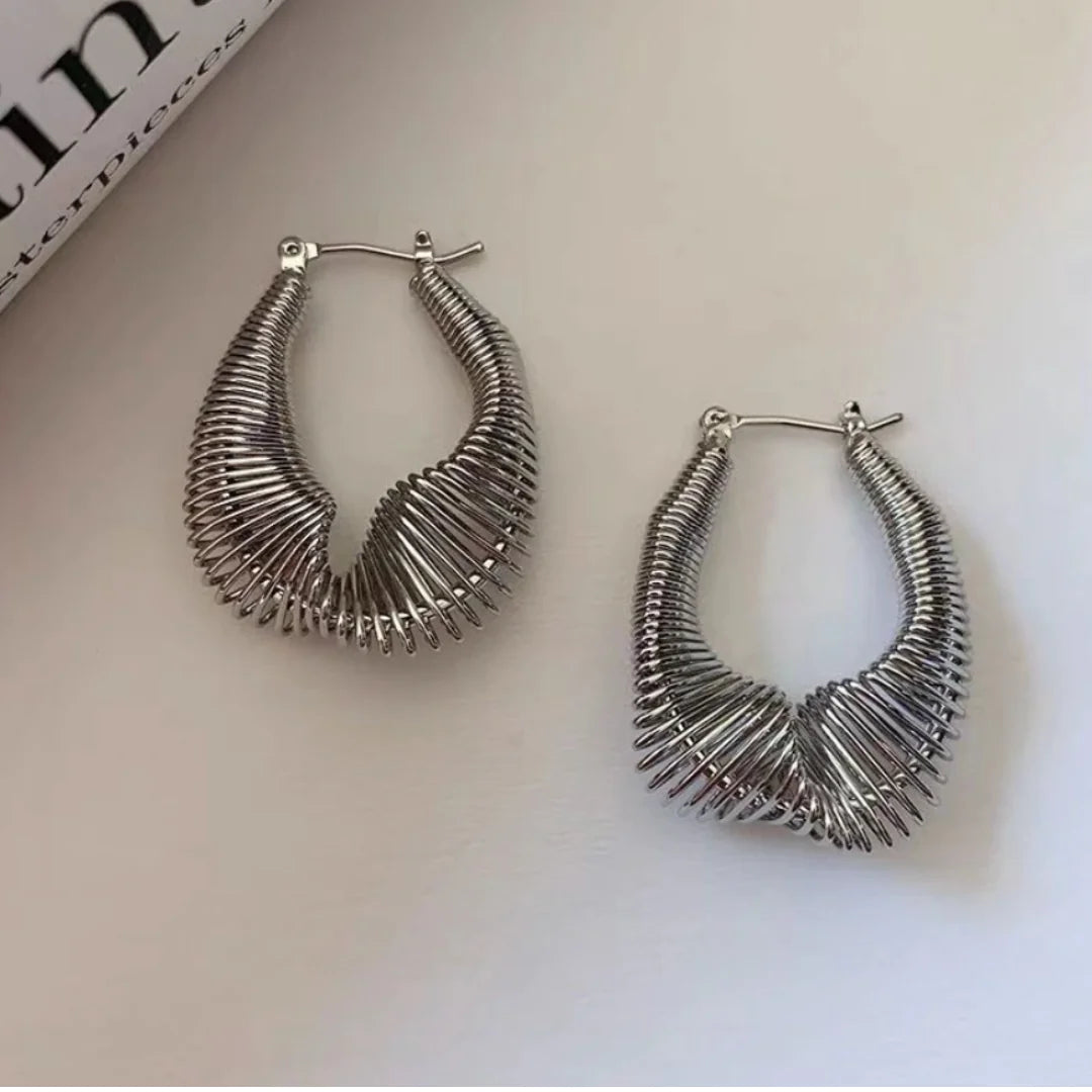 Elegant Twist Earrings